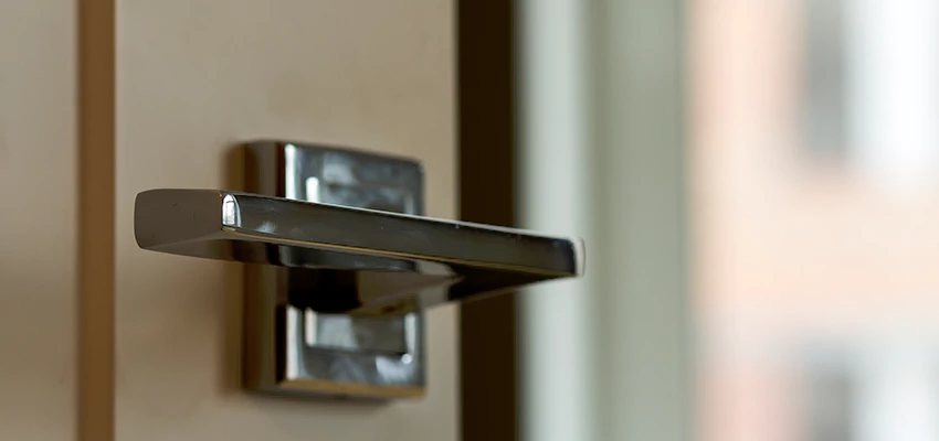 Door Lever Knob Repair in Avenal, California